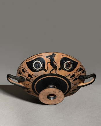 Greek black-figure kylix with ithyphallic guineafowl, Late 5th century BC