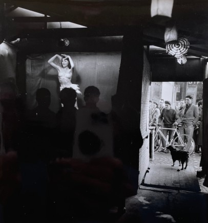 Robert Doisneau, Voluptueuse Wanda, foire du Trône, 1953