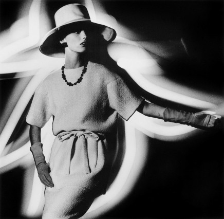 William Klein, Dorothy + Light Hat (profile), Paris (Vogue), 1962