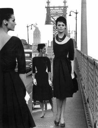 William Klein, Anne St. Marie + Isabella + Mirror, Queensborough Bridge, New York, 1959