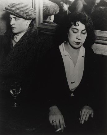 Brassaï, Couple fâché au bal des Quatre-Saisons, rue de Lappe, Paris, 1932, 1932-3