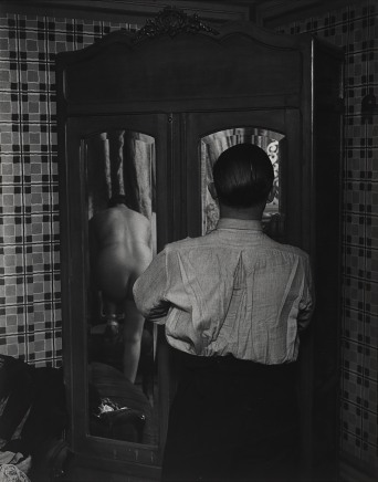 Brassaï, Armoire a glace, dans un hotel de passe, rue Quincampoix, 1932