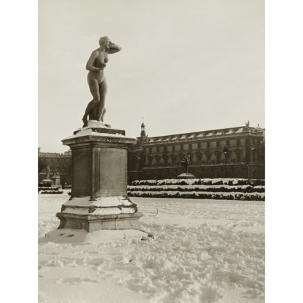 Robert Doisneau, Gardens of the Louvre, 1930