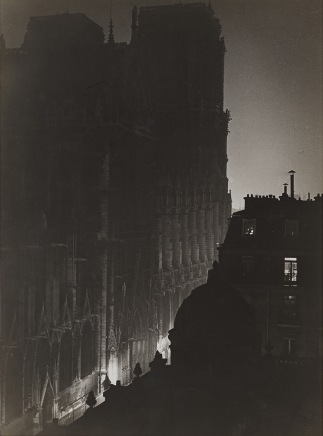 Brassaï, Le parvis de Notre-Dame, 1932