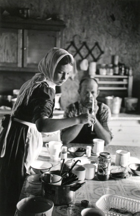 Larry Towell, Temporal Colony, Campeche, Mexico [Young girl setting table], 1999