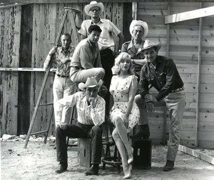 Elliott Erwitt, Arthur Miller, Frank Taylor (producer), Ely Wallach, John Houston, Montgomery Clift, Marilyn Monroe and Clark Gable, "The Misfits" set, Reno, Nevada, 1961