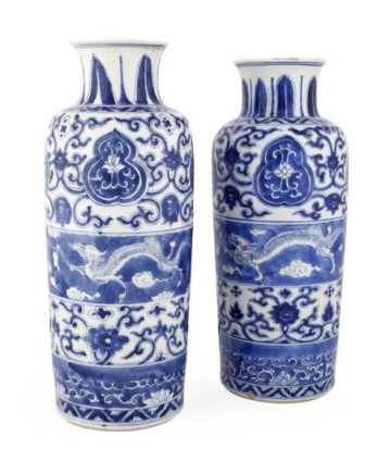 A PAIR OF FINE CHINESE BLUE AND WHITE VASES, Kangxi (1662-1722)