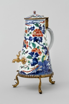 A JAPANESE COFFEE POT WITH METAL MOUNTS , Second half of 17th century