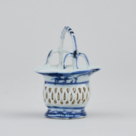 A RARE CHINESE BLUE AND WHITE MINIATURE RETICULATED BASKET , Kangxi (1662 - 1722)