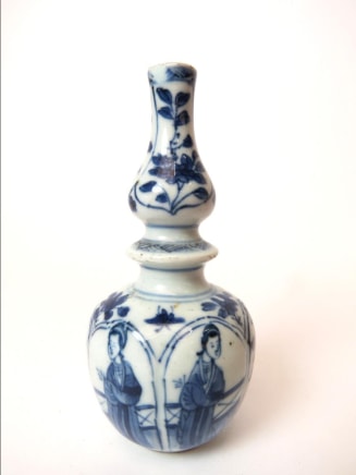 A CHINESE BLUE AND WHITE DOUBLE GOURD VASE, Kangxi (1662 - 1722)