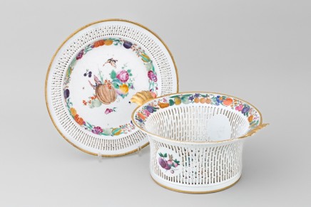 A FAMILLE ROSE RETICULATED BASKET AND STAND, Qianlong (1736 – 1795)