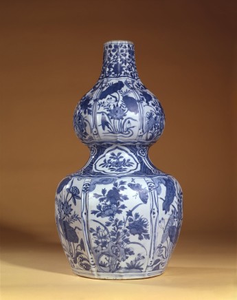 A CHINESE DOUBLE GOURD VASE, First half of 17th century