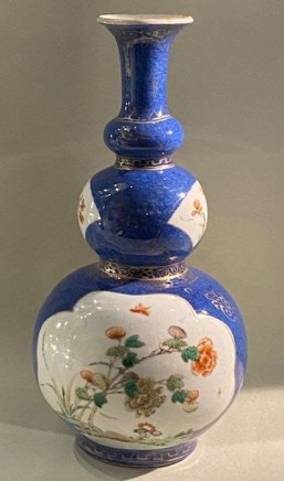 A CHINESE FAMILLE VERTE AND POWDER BLUE VASE, Kangxi (1662 - 1722)
