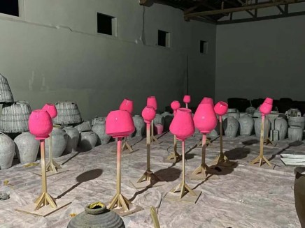 邬建安参展作品《记忆的容器》创作工作现场