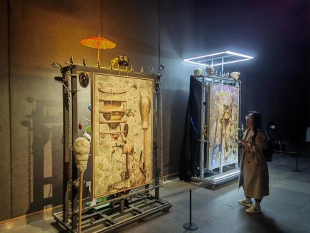 Tong Kunniao is participating in the exhibition - "Presence: WSK Art Support Program and the 6th China Contemporary Young Artists Nomination Exhibition" at Shandong Art Museum, Jinan