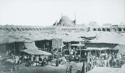 Ernest Hoeltzer, A bazaar in Isfahan, Late 19th Century