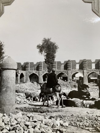 John Drinkwater, The Maydān-e-Shah polo goal posts, 1934