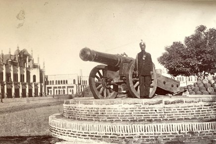 Antoin Sevruguin, Cannon and guard in Toopkhaneh Square, Tehran, 1931