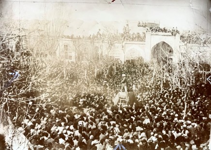 Not known, Mirza Djafar orating at a meeting in Tabriz during the Persian constitutional revolution, 1906