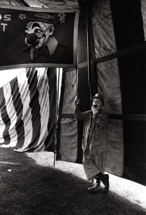 Jill Freedman, Untitled [Yawning clown], circa 1972