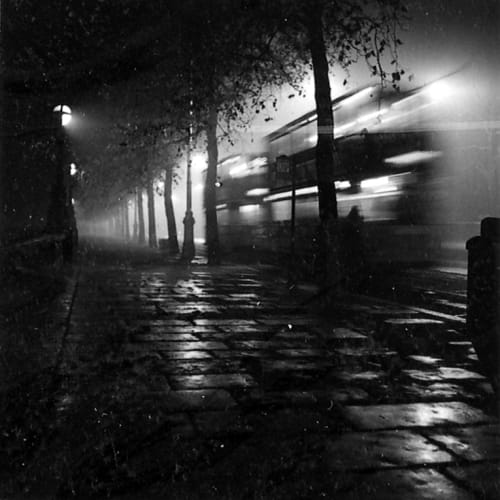 Le bus londonien, 1935  Tirage argentique sur papier baryté  18x24 cm  Roger Schall  Unlimited edition