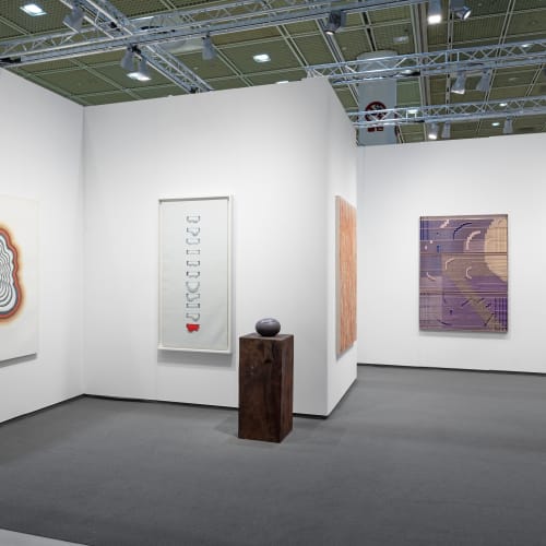 Installation view of Tina Kim Gallery | Booth B7 at Frieze Seoul (Sep 2-5, 2022). Courtesy of Tina Kim Gallery. Photo by Hyunjung Rhee.