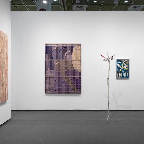 Installation view of Tina Kim Gallery | Booth B7 at Frieze Seoul (Sep 2-5, 2022). Courtesy of Tina Kim Gallery. Photo by Hyunjung Rhee.