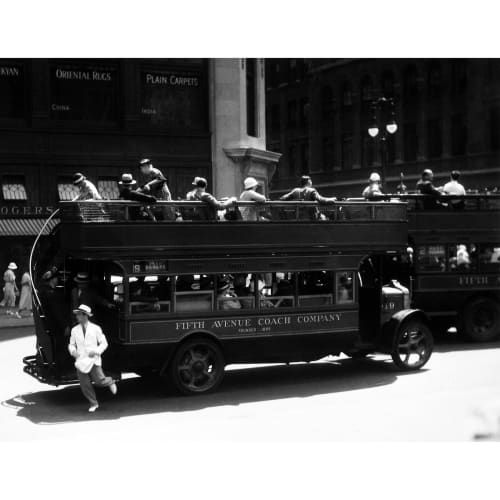 Berenice Abbott, Fith Avenue Coach Company, New York, 1932.