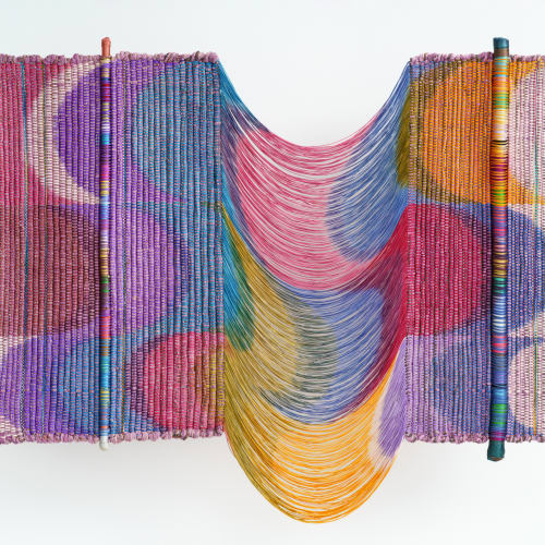 朝倉美津子/Mitsuko Asakura, Waltz, 2023 絹糸、 竹2本/ Silk, bamboo, H102 × W105 cm
