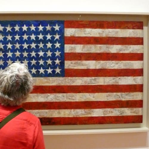 Contemplating jasper johns, Taken on September 11, 2009 Photo by A tea but no e is licensed under CC BY 2.0.