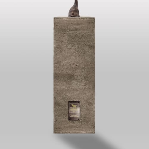Hommage à Giacometti, bronze et béton.