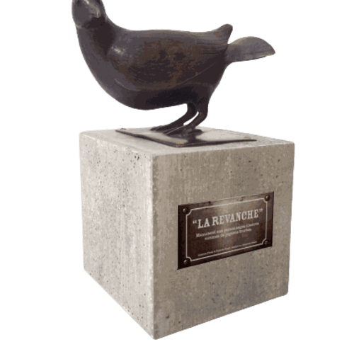Monument La Revanche des Pigeons. Bronze et béton.