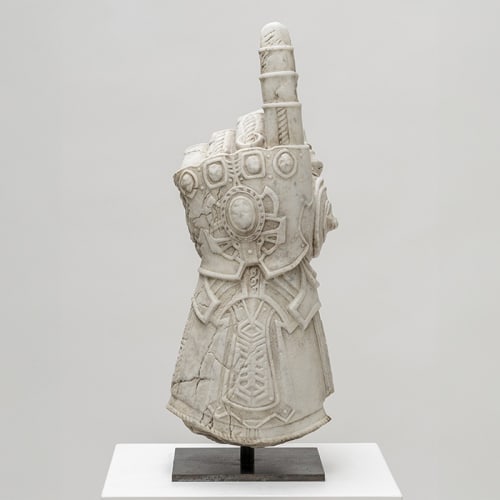 Filippo Tincolini, Hand of Justice. 2024 Bianco Carrara, Marmo Patinato Carrara_ 86x97x245 cm PH:Laura Veschi Courtes: Filippo Tincolini Studio