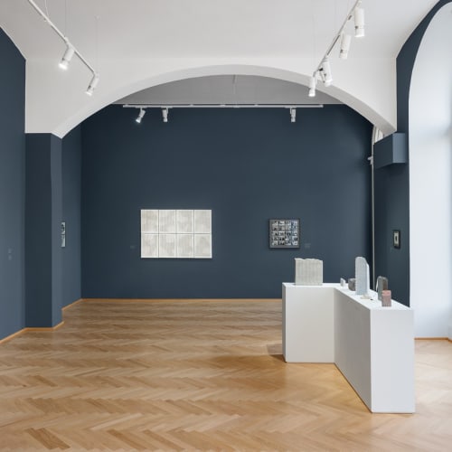 Installation View: Greta Schödl, Strassenpoesie, Phileas, Vienna. Photo: Manuel Carreon Lopez