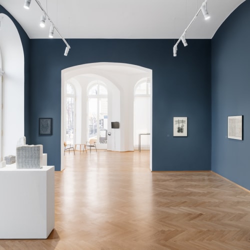 Installation View: Greta Schödl, Strassenpoesie, Phileas, Vienna. Photo: Manuel Carreon Lopez