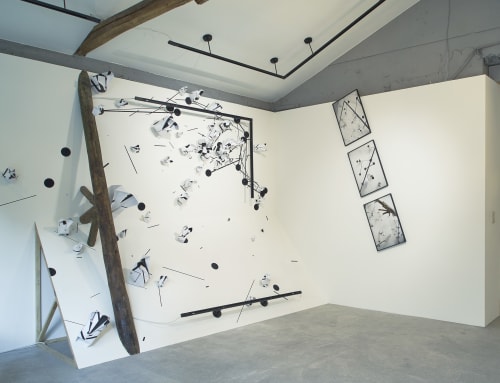 劉文瑄 《移轉地景 V》 Shifting Landscape V , 2015 油墨、紙、攝影 Ink on paper and photography 尺寸可變 Dimensions variable Edition of 6