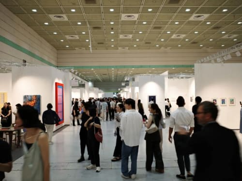 The Best Booths at Frieze Seoul, From Remnants of an Artist’s Demolished Studio to an 18th-Century Moon Jar