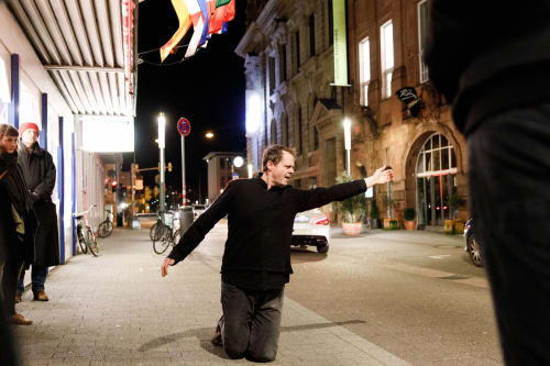 Jeremiah Day, To a Person Sitting in Darkness, performance still, Badischer Kunstverein, Karlsruhe 2020. Photo by Felix Grünschloss.