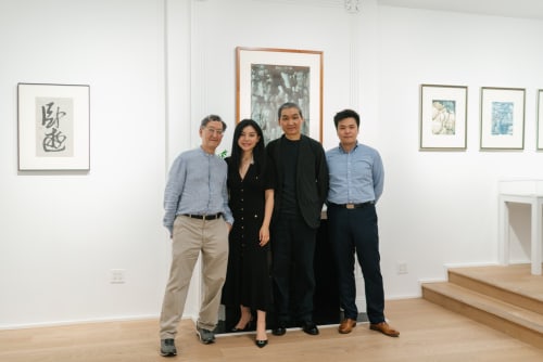 group portraits of Fu Qiumeng and represented artists of the gallery