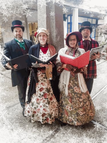 Carolers at Meuse Gallery Carmel, Ring in the Holidays with Meuse Gallery