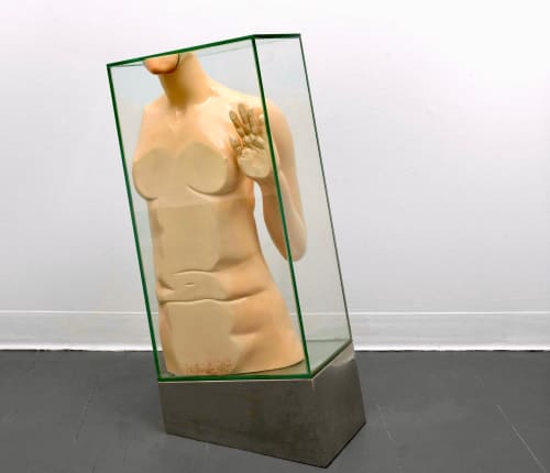 Yuli Aloni Primor, “Madison” (2019), fiberglass, glass, metal (courtesy the artist and Ethan Cohen Gallery)