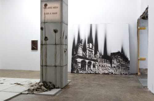 Nicolas Daubanes, Vue de l'exposition "L'huile et l'eau", Prix des Amis du Palais de Tokyo 2018, Palais de Tokyo, 2020. © Marc Domage