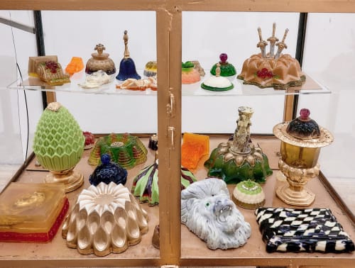 © Andrea Ferrero pièces detruites, 2022 Gelatin, chocolate