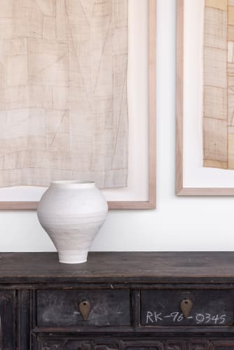 Lee So-ra, Moshi Jojakbo, 2016, on the wall; and Yusun Won, Exploring Transparency, 2021, on a Chinese antique table