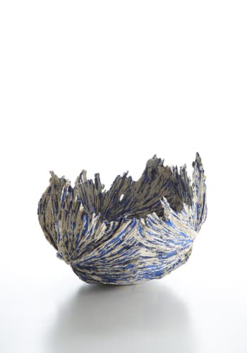 -Season - Get together, 2018 Semi-porcelain H32.3 × W41 × D36cm Machiko Hashimoto