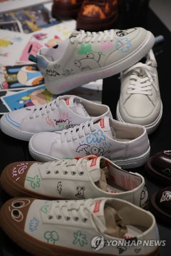 에드가 플랜스의 슈즈 드로잉