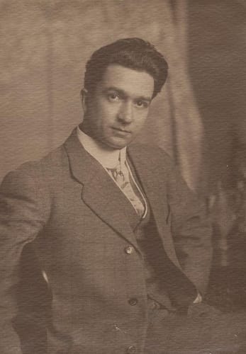 Mora, F. Luis (Francis Luis), 1874-1940
