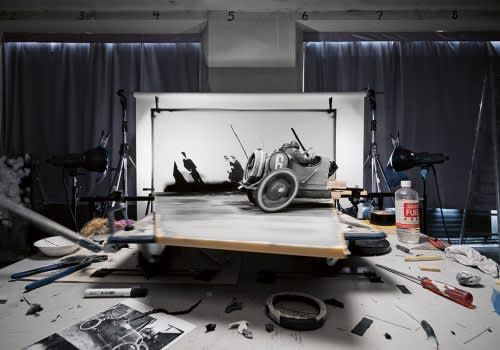 Best Of 2018 – DOUBLE TAKE: The World’s Most Iconic Photographs Meticulously Re-created in Miniature