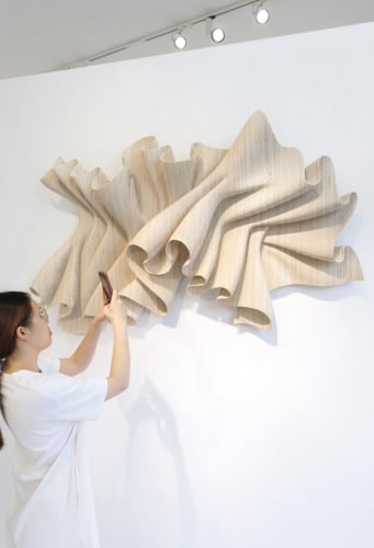 ZOOM IN ZOOM OUT, By Daniel Mirchev