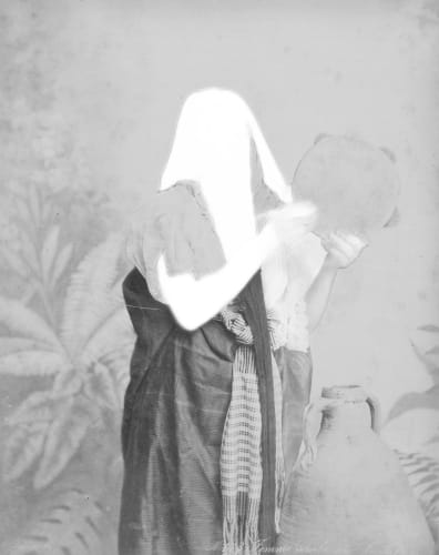 Femme Arabe Avec Le Jeppe, 2024 AI generated image, giclée printed on Hahnemühle German etching paper, stained walnut frame, window mount, museum glass 29.7 x 42 cm